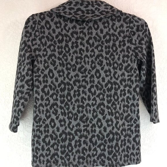 Chico's Black And Gray Animal Print Top With Zip Up Neck Size 0 - Picture 2 of 6